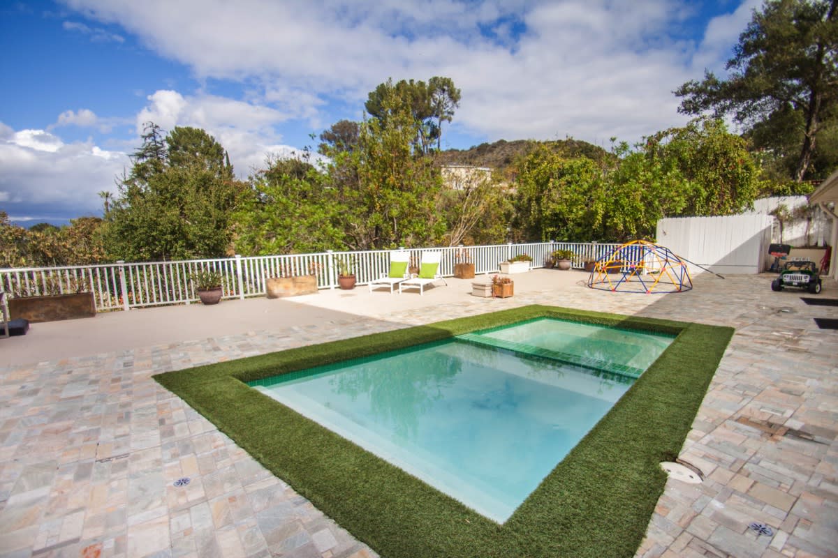 3440 Camino De La Cumbre Sherman Oaks, CA