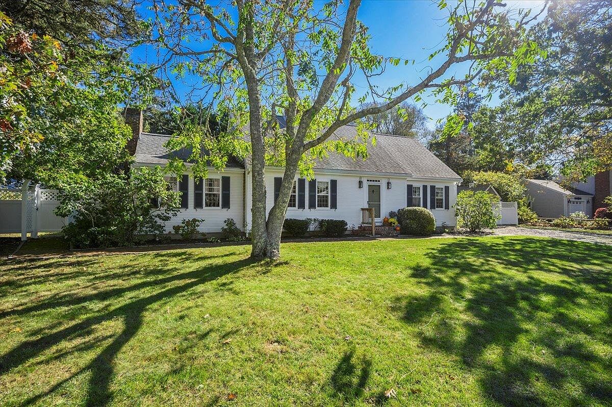 30 Manamock Rd