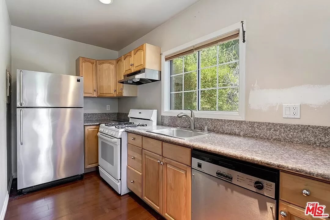 205 Ladera Dr