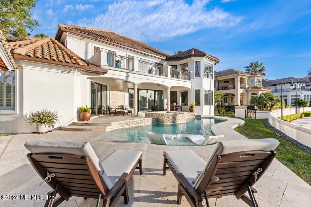 100 Harbourmaster Ct