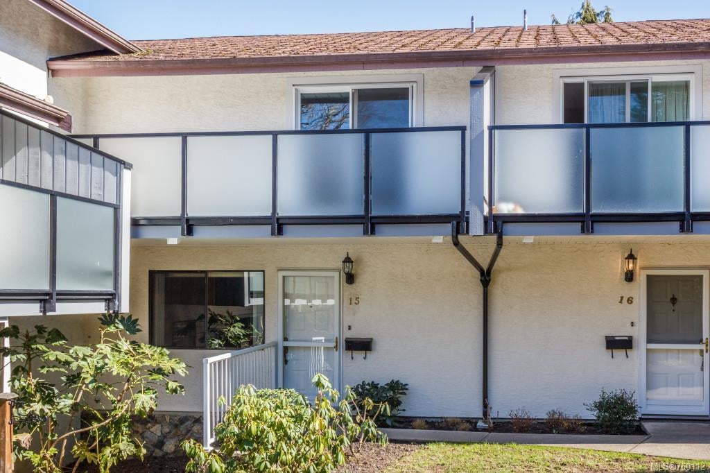 15-3230 Rutledge St, Saanich