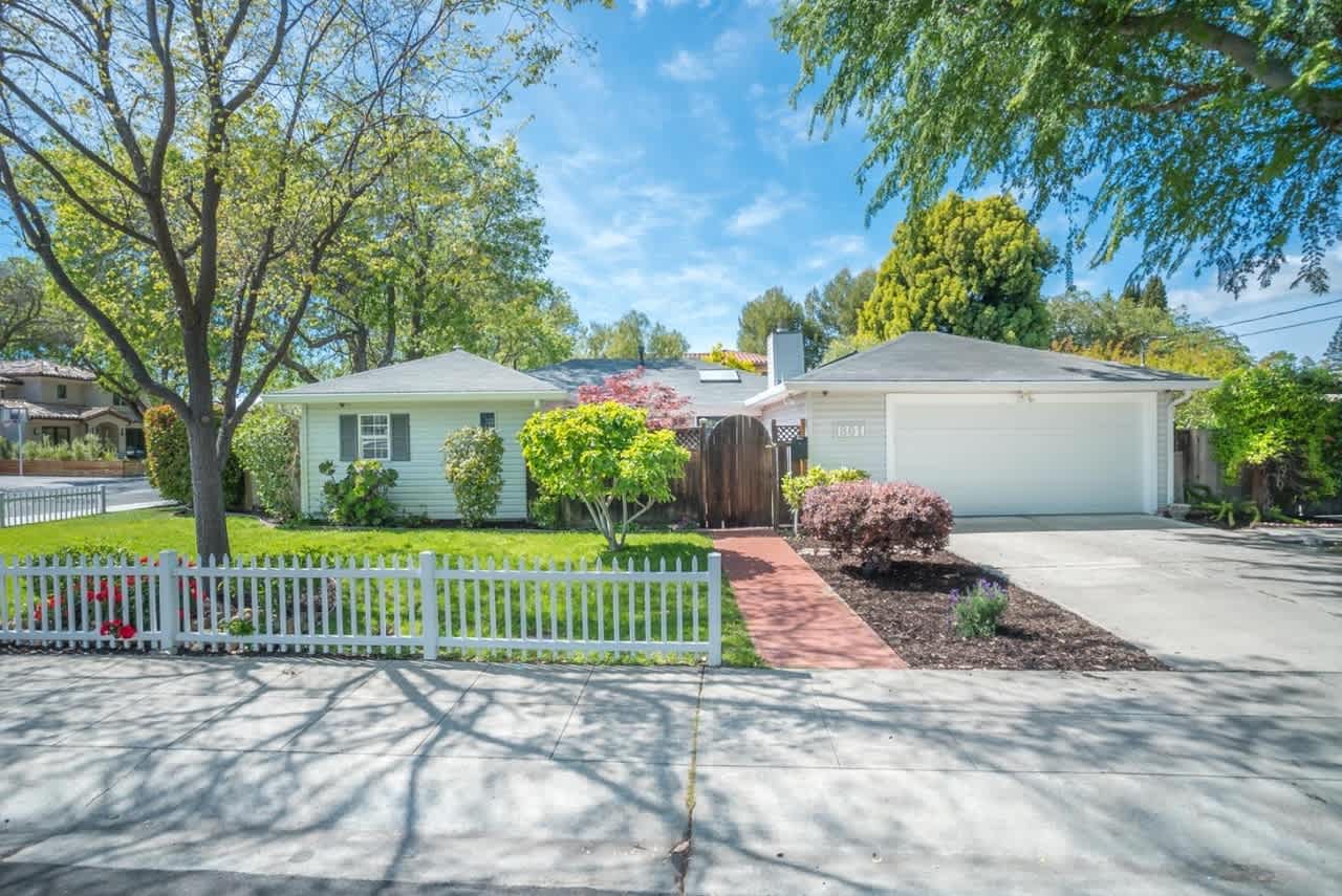 801 Clara Dr