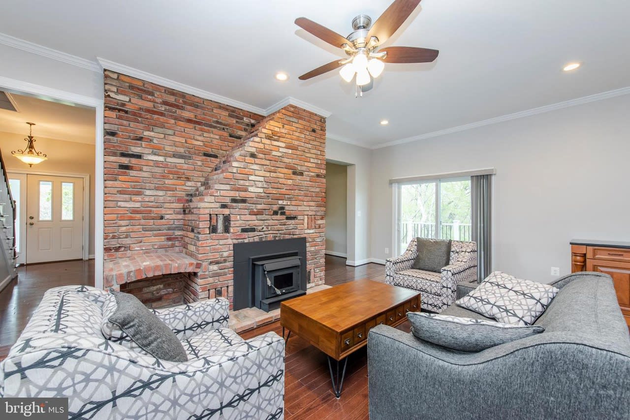 5301 Briar Oak Ct