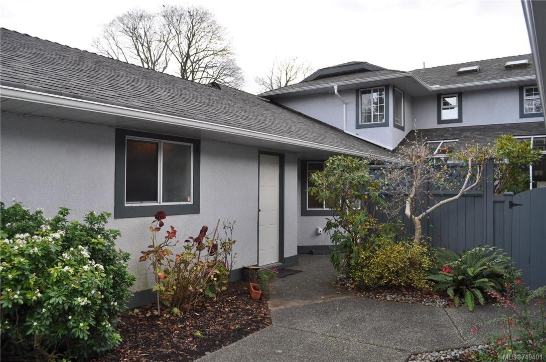 15-5110 Cordova Bay Rd
