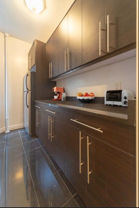 210 East 38th Street, Apt 4-E