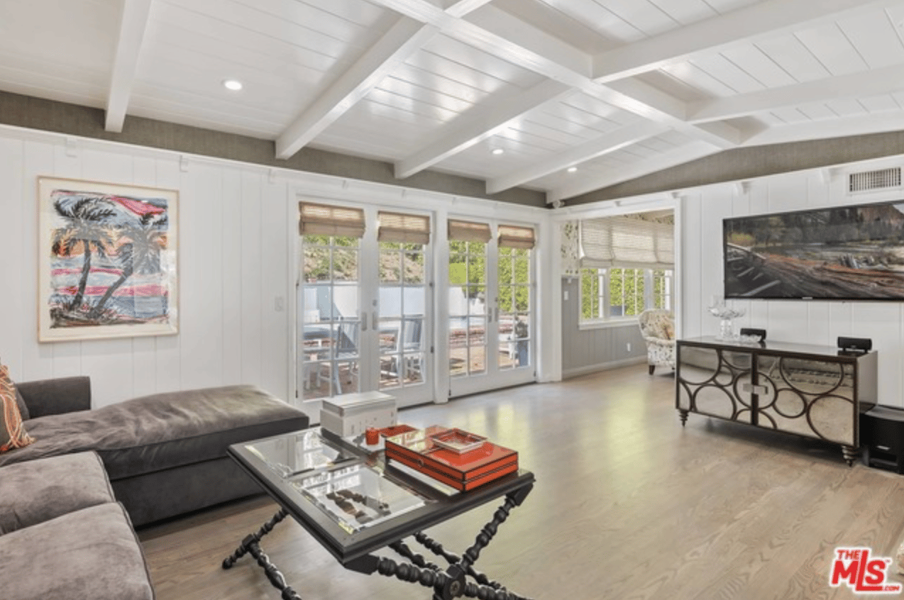 Enchanting Sherman Oaks Lease