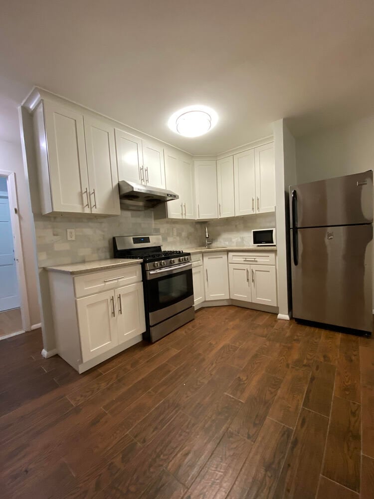 26-14 9th St, #3F