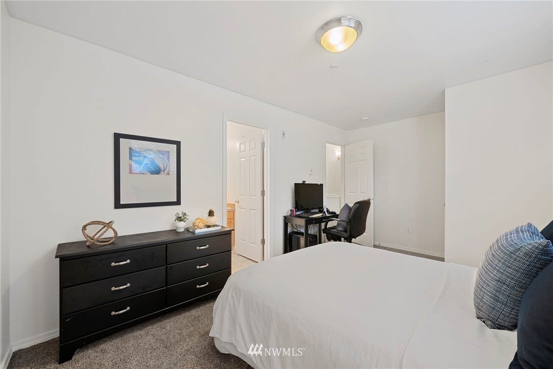14335 Simonds Rd NE Unit #C302, Kirkland, WA 98034