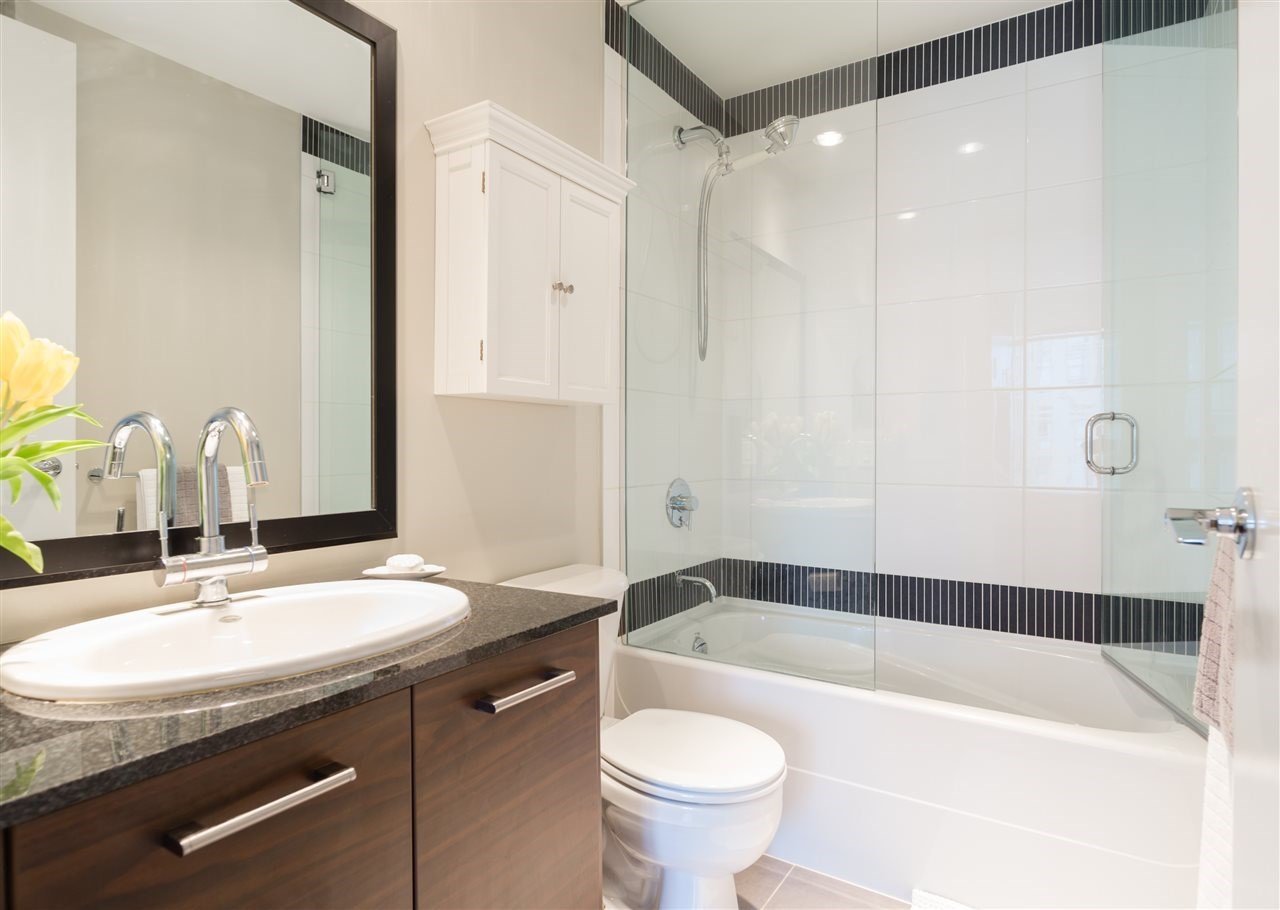 703-2355 Madison Ave