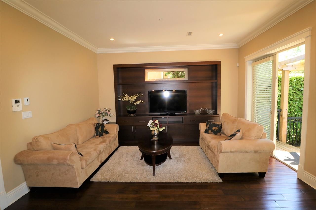 818 W 24th Ave