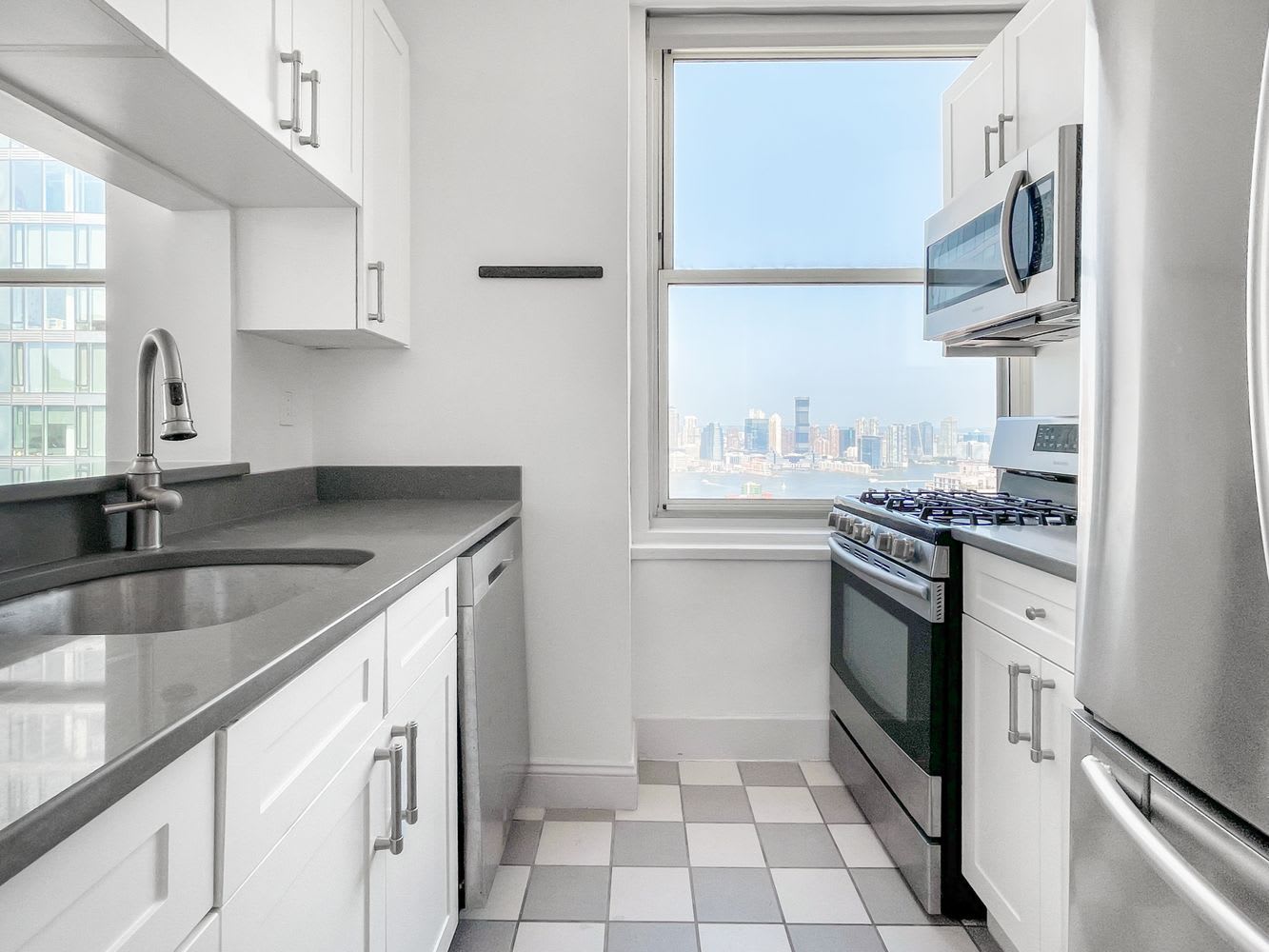 88 Greenwich St, Unit 3401 