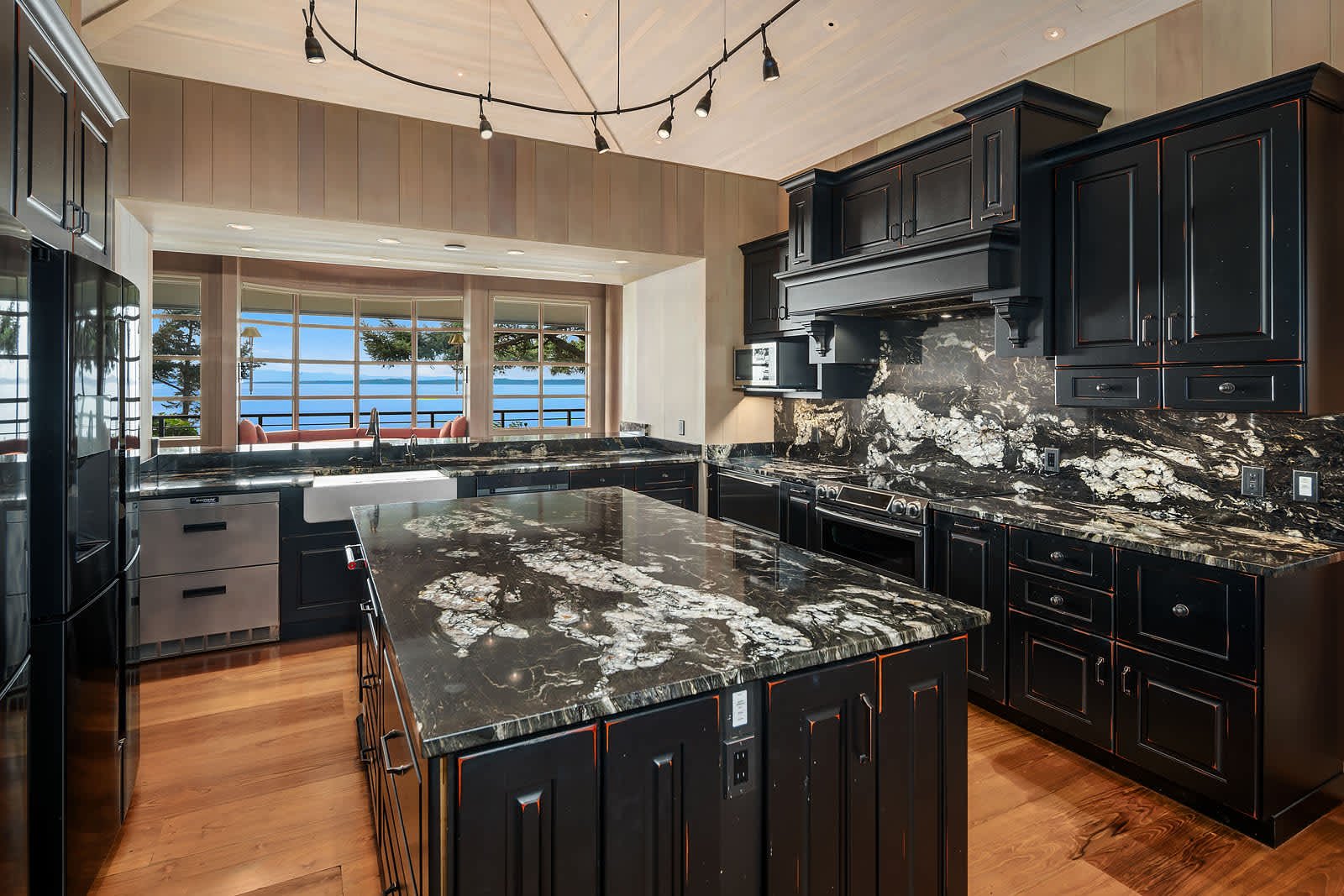 San Juan Island Estate - 723 Carefree Way - Friday Harbor