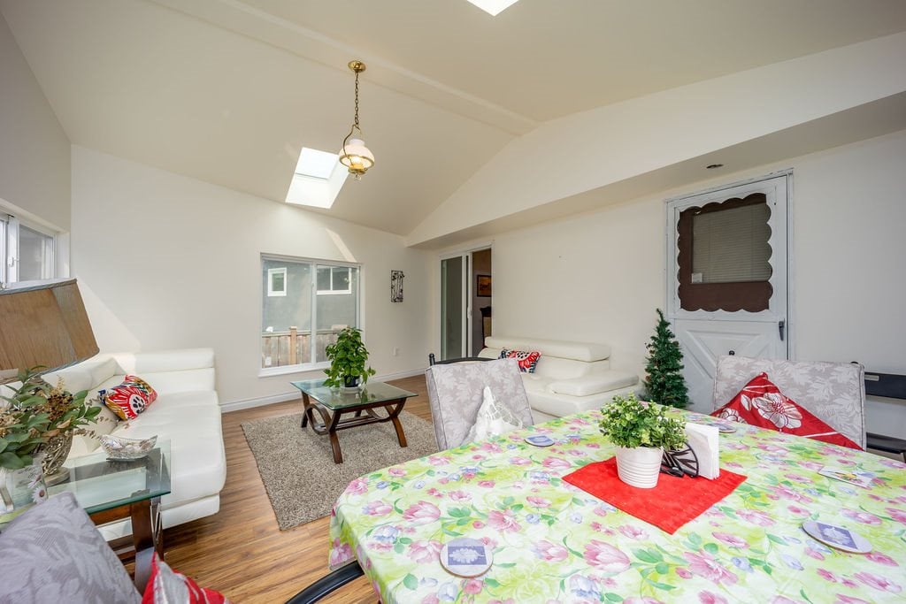7460 Kraft Cres