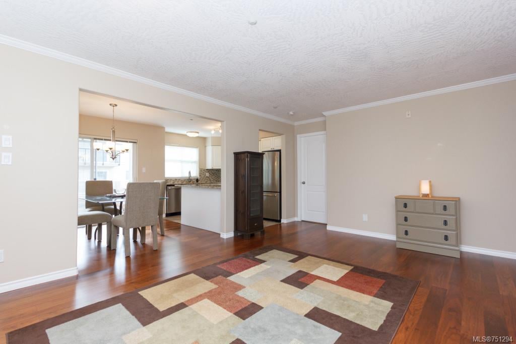 203-1663 McKenzie Ave