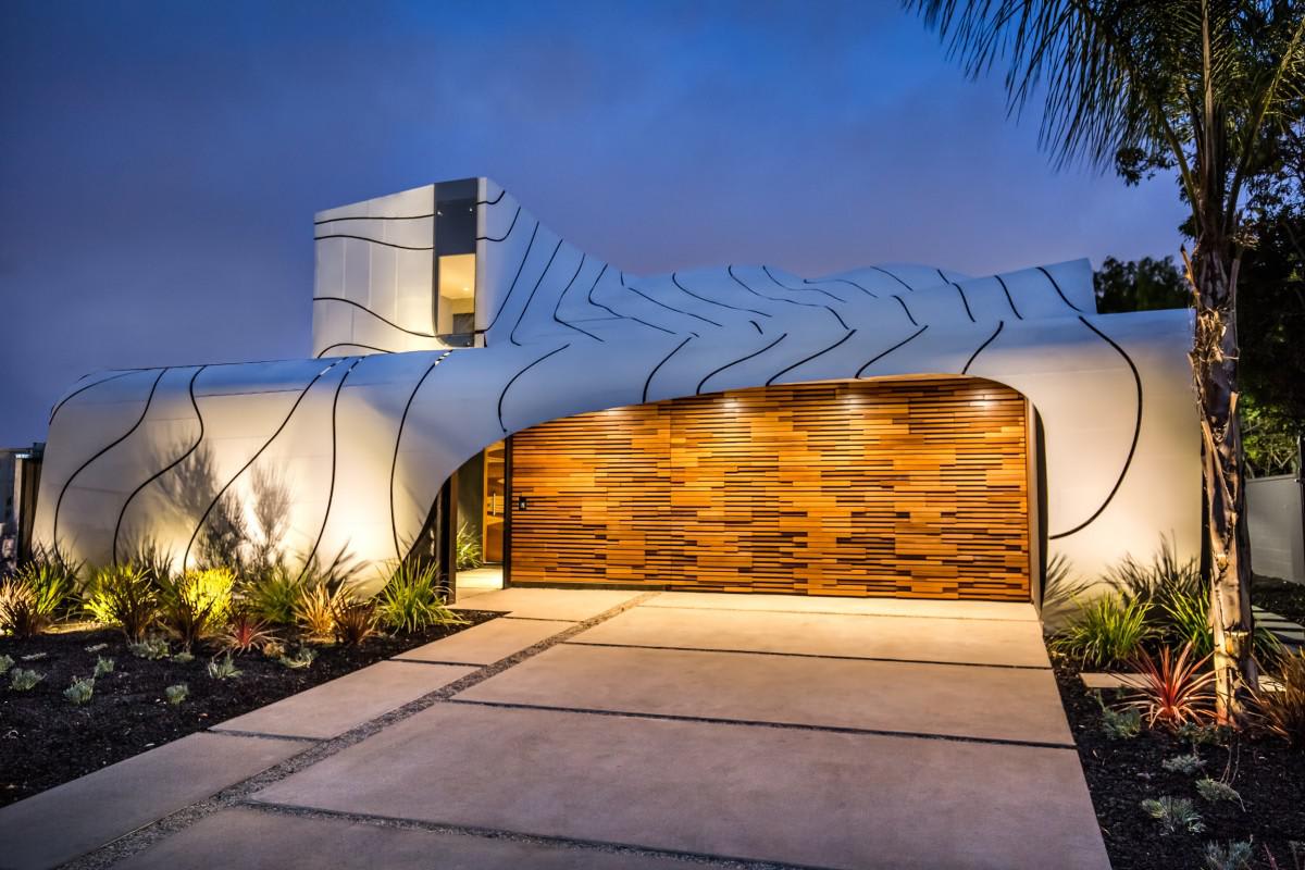 The Most Unusual Homes Available Right Now, From A Luxury Cave To A Giant Turtle