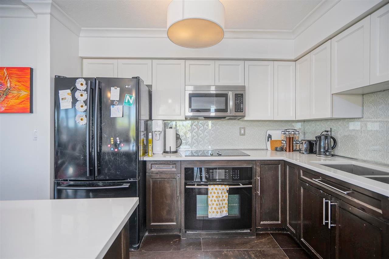 401-3308 Vanness Ave