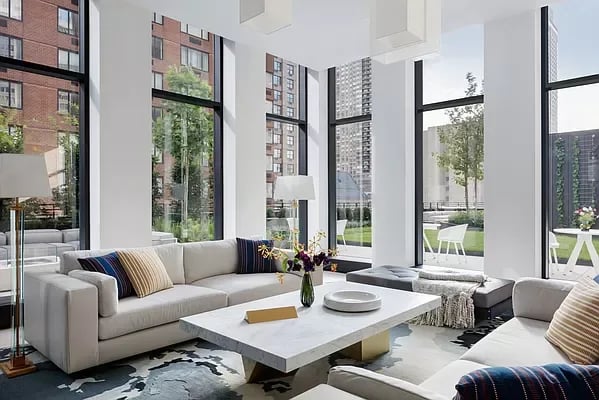 15 West 61st Street Unit: 5B