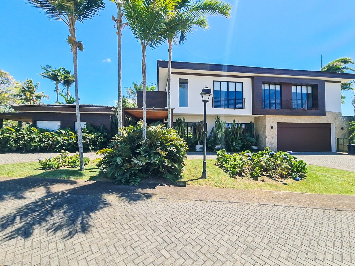Contemporary Golf Course Villa, Guacima, Alajuela