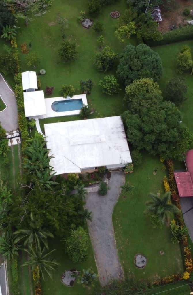 Beautiful 3 bedroom, 2 bathroom home with a 1 bedroom guest apartment and pool in Ojochal.