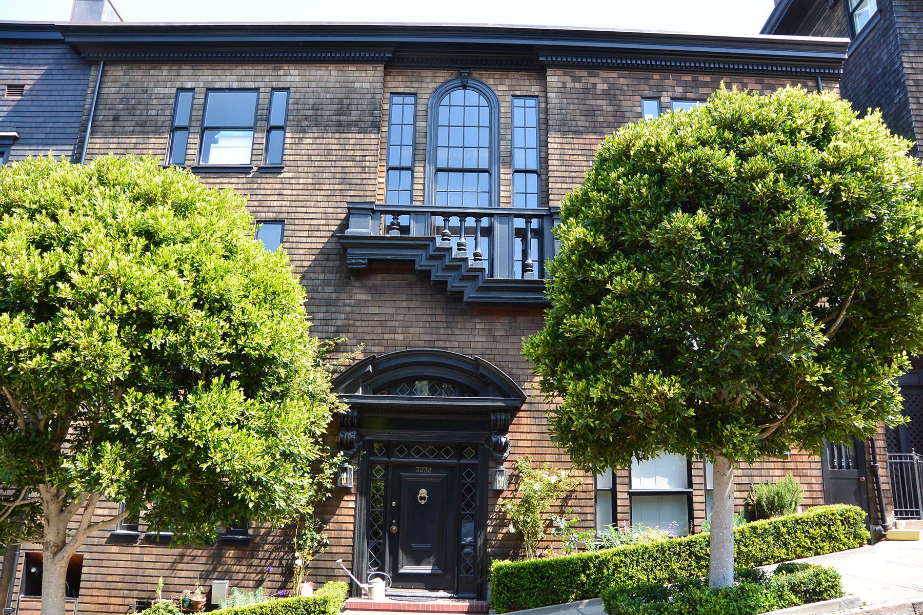 3232 Pacific Avenue