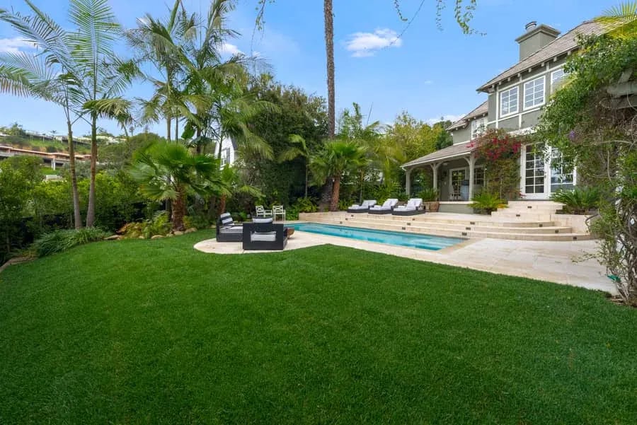 1423 N Doheny