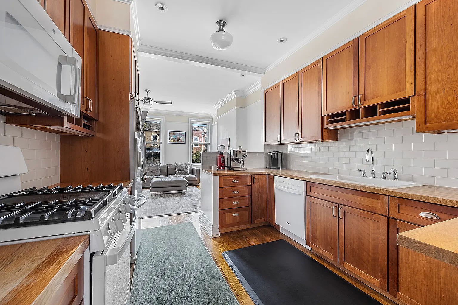 111 Windsor Pl