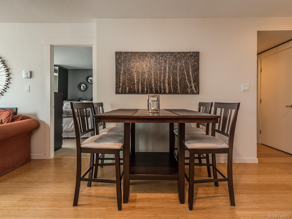 710-751 Fairfield Rd