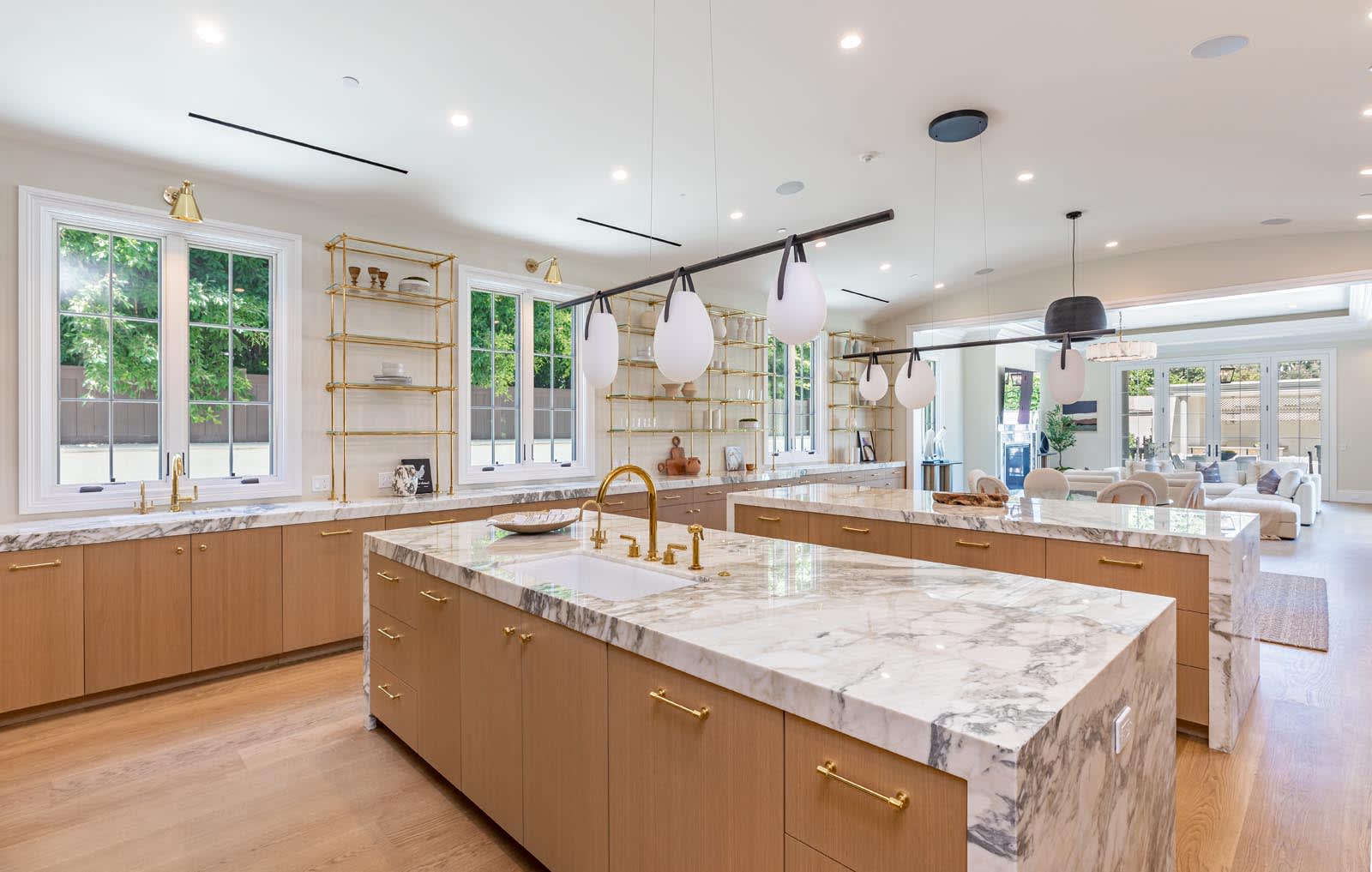 802 FOOTHILL ROAD