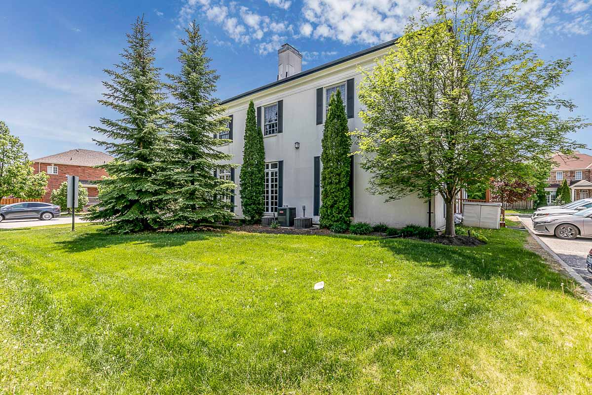 New Listing: 83 Dawson Manor Blvd