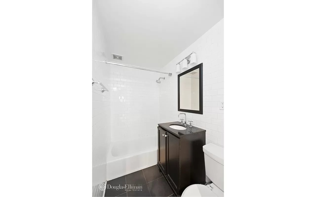 212 East 70th Street Unit: 3C