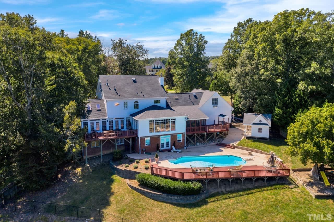 207 Holly Cir
