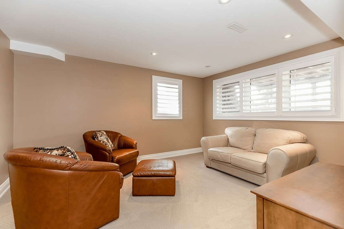 159 Ivy Jay Cres N