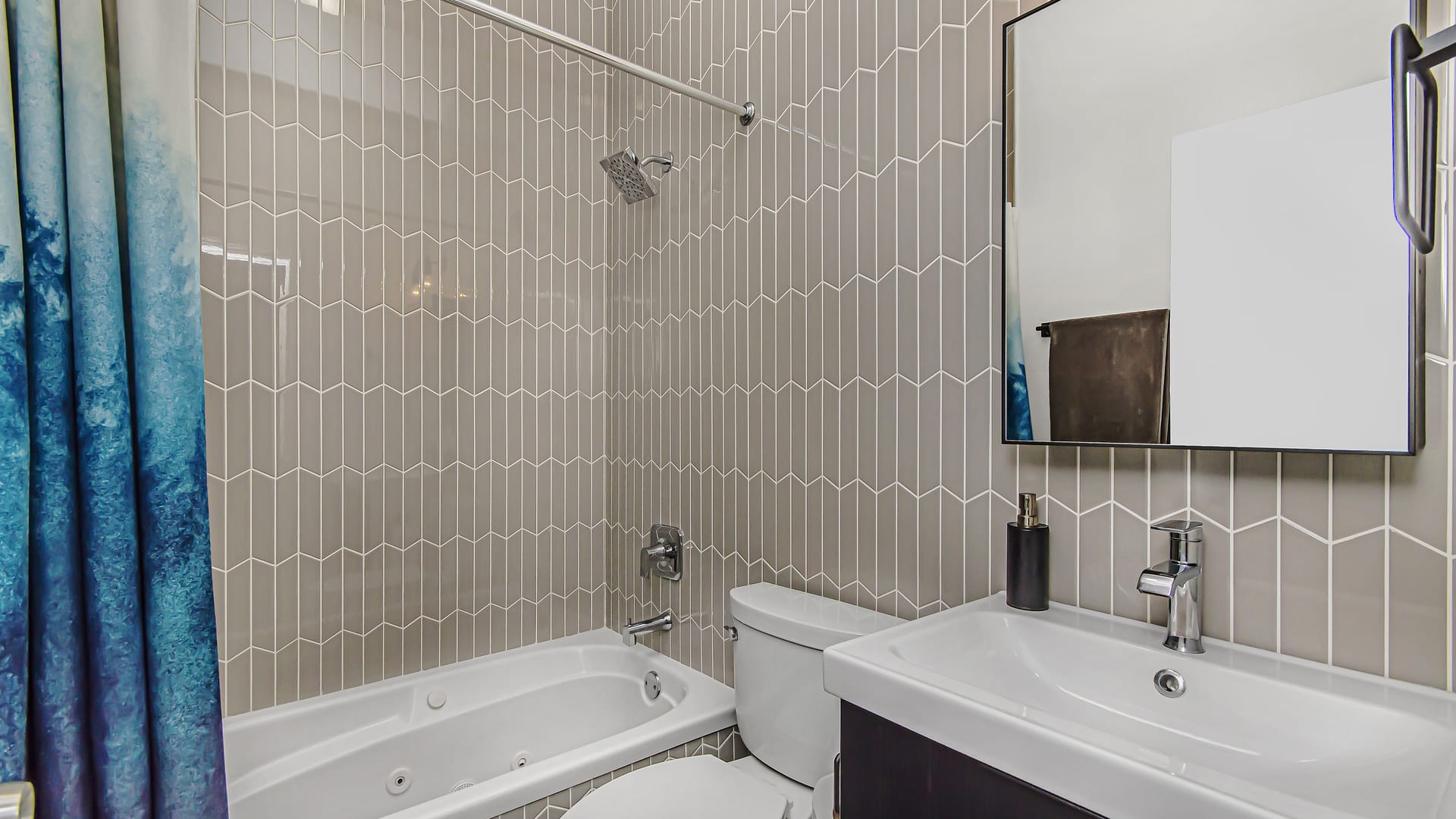2310 W Bloomingdale Ave Unit C