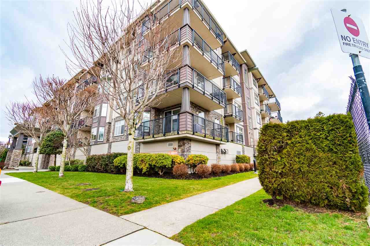 104-45893 Chesterfield Ave