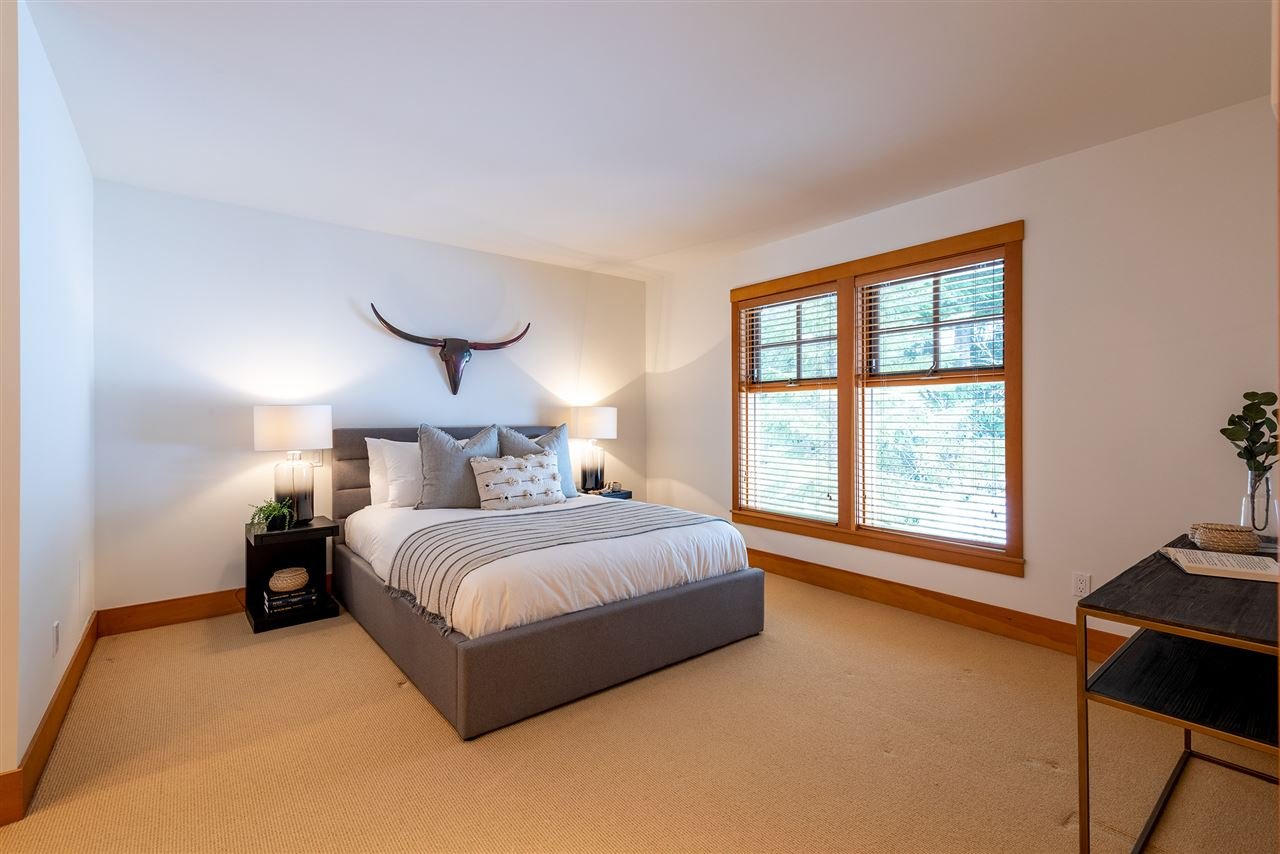 4-4676 Blackcomb Wy