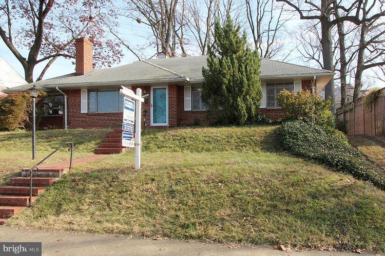 1885 Patrick Henry Dr