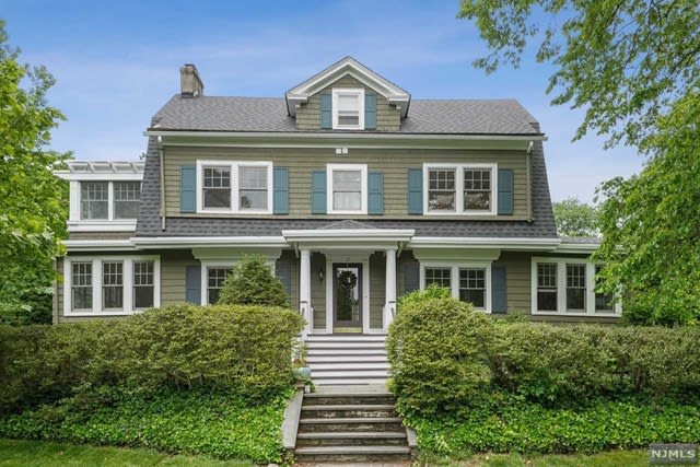 72 Norwood AVe