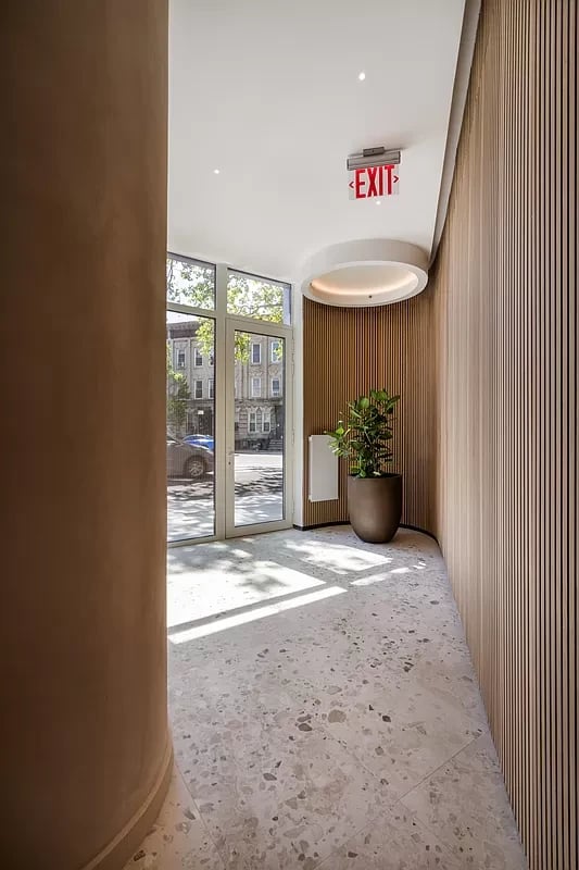 128 Woodpoint Road #5