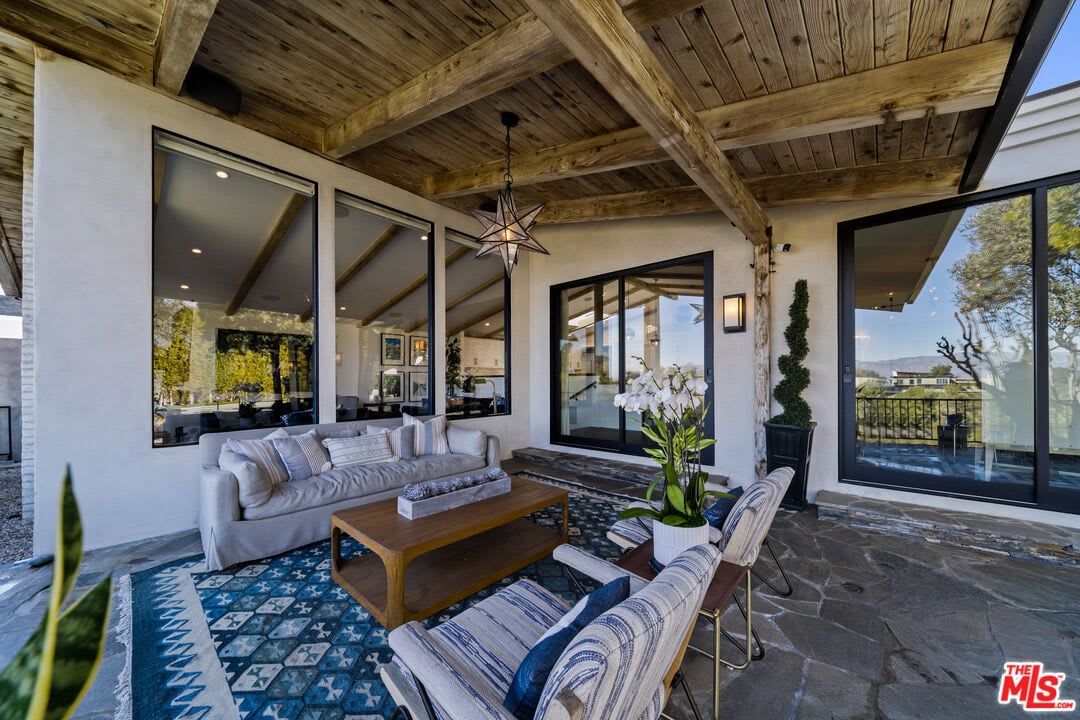 Lumina Villa