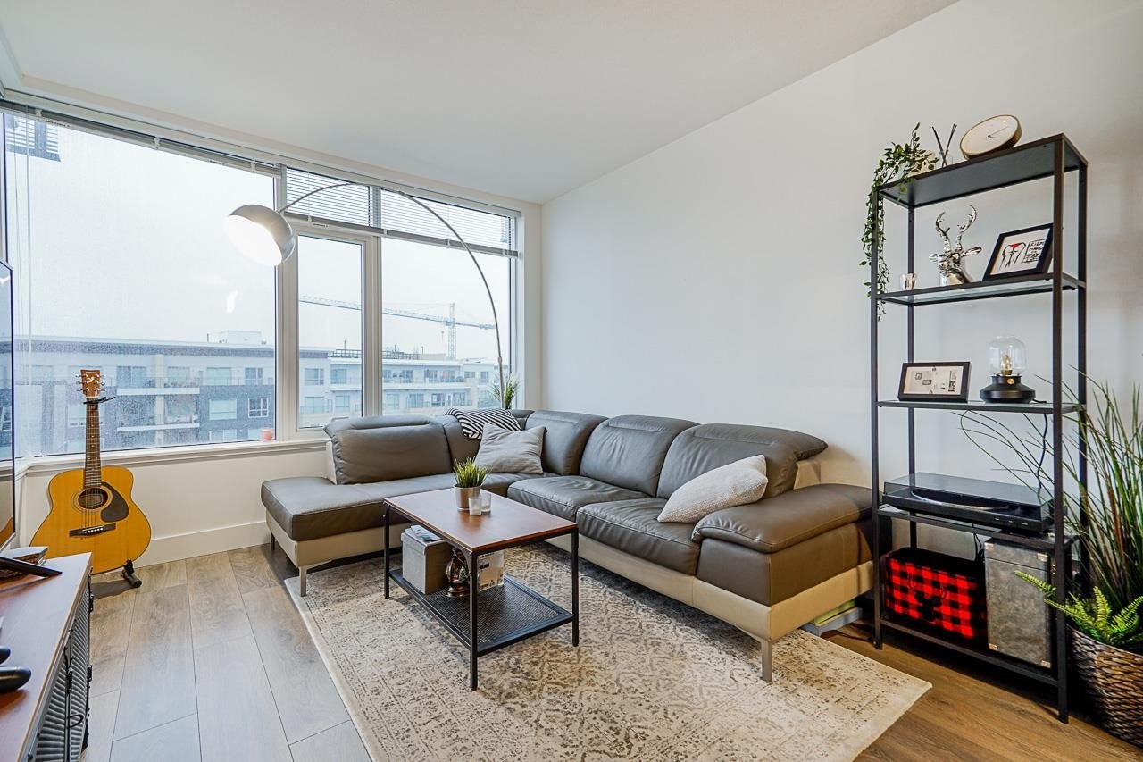 808-5233 Gilbert Rd