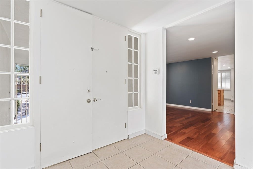 1099 Pine Oak Lane