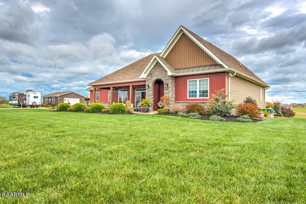 762 Lakeside Rd