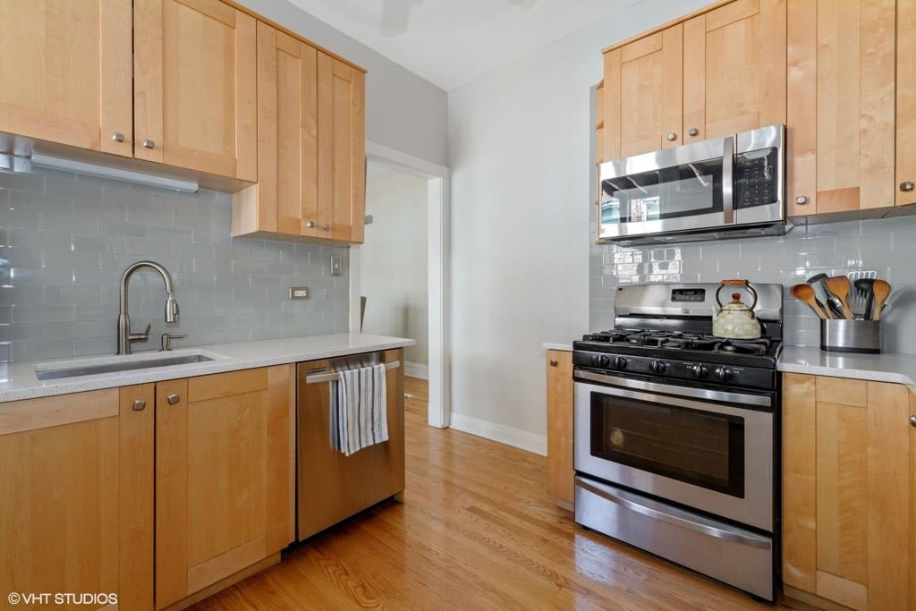 518 W Wrightwood #2W