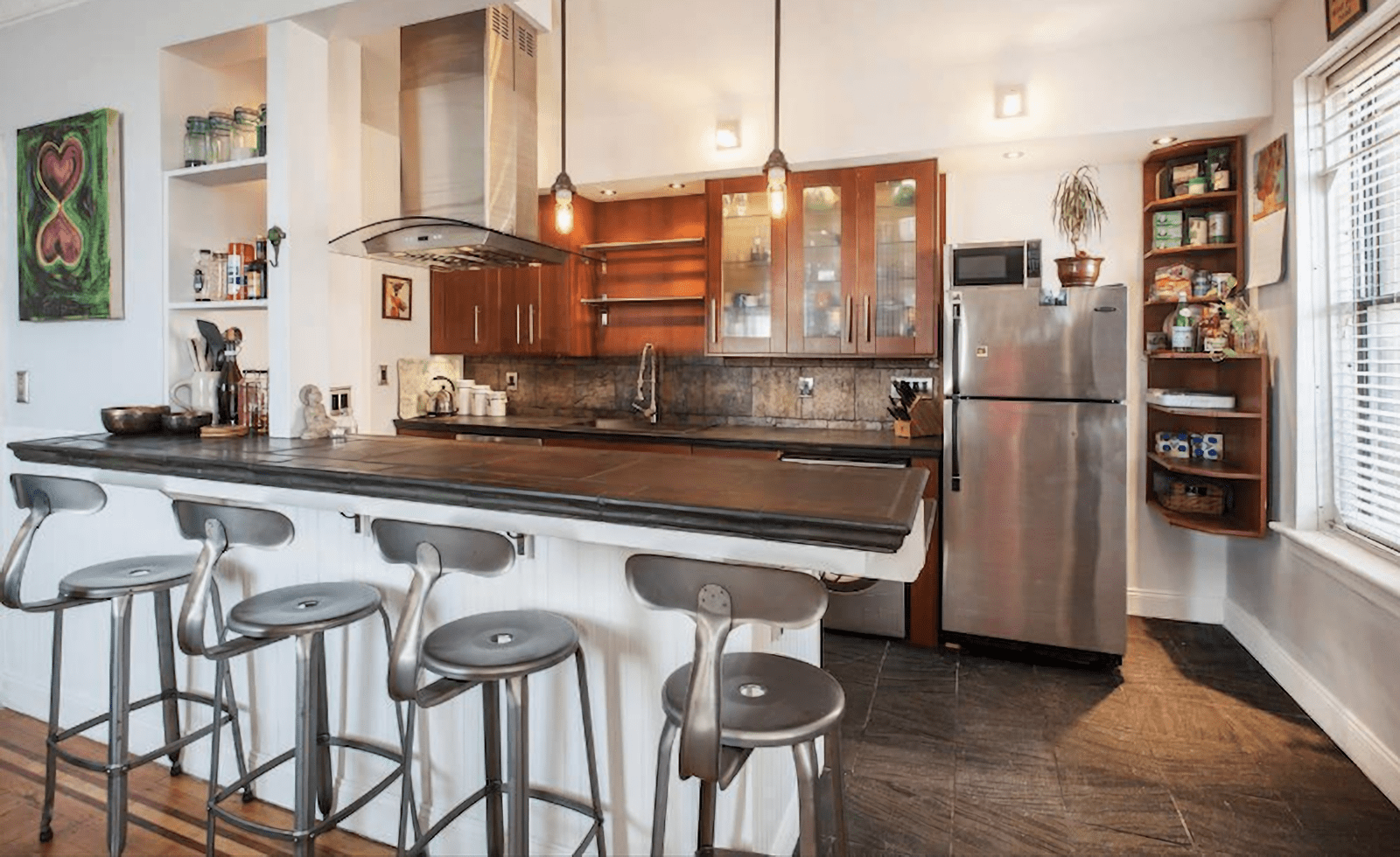 345 Montgomery St, #5K