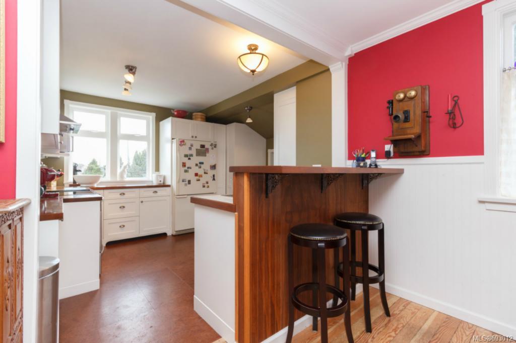 3925 Glanford Ave, Saanich