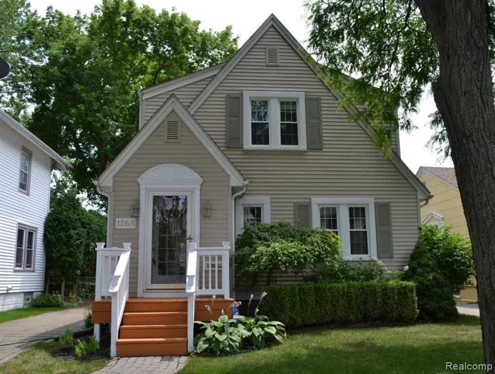 1268 Davis Ave