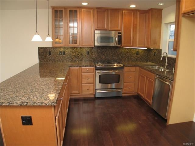 5052 Cahuenga Bl Toluca woods, CA