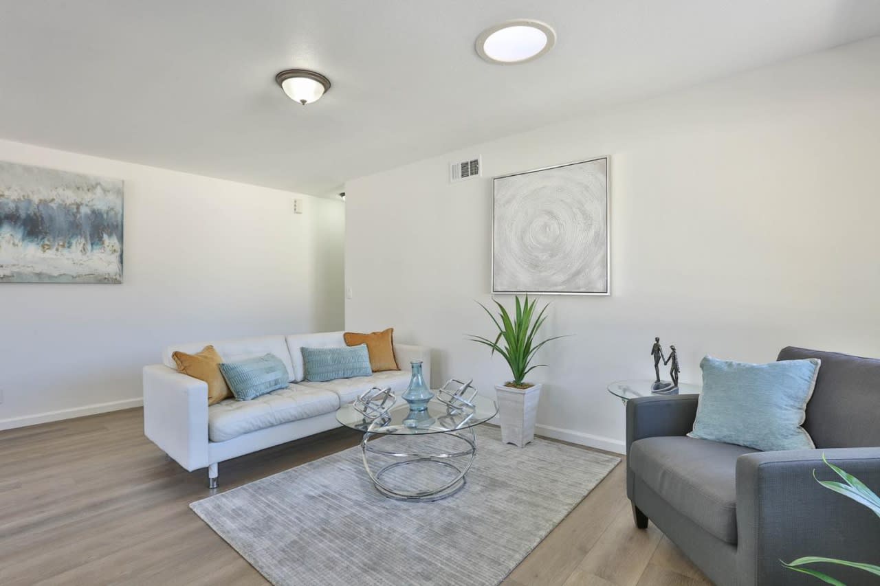 Los Gatos, CA Living