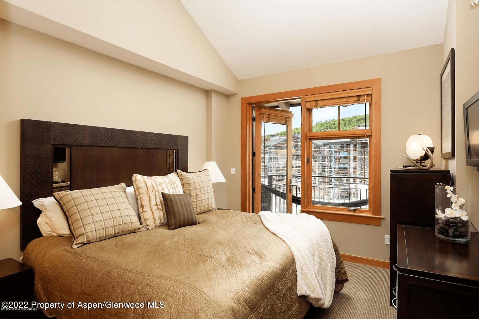 90 Carriage Way #3518
