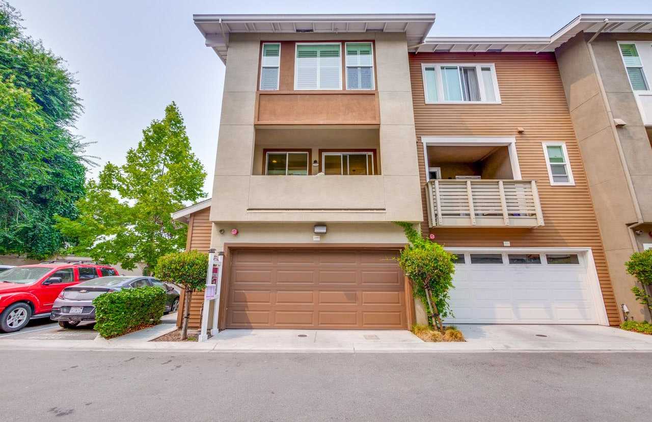 2641 Fairview DR